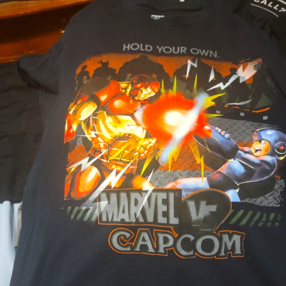 Marvel Mega Rare Marvel vs Capcom Ironman vs Mega Man T-shirt